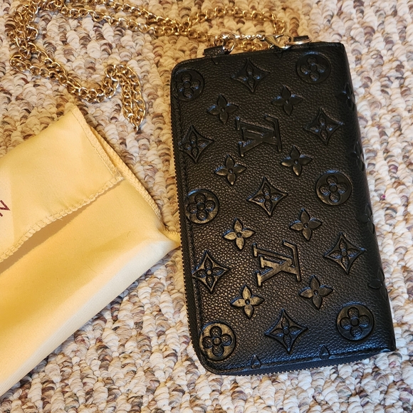 LVee Black Monogram Crossbody Bag - Picture 3 of 4